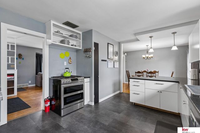1003 Parkway Drive, Bellevue, NE 68005