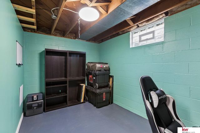 1003 Parkway Drive, Bellevue, NE 68005