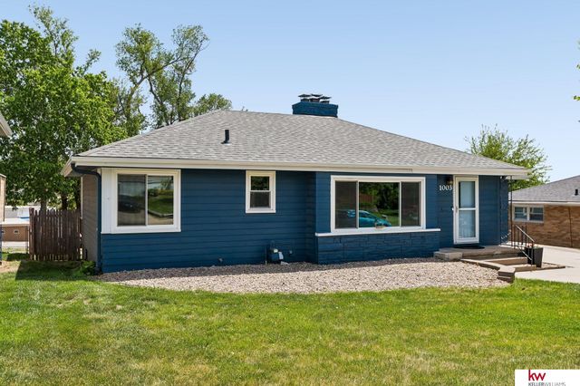 1003 Parkway Drive, Bellevue, NE 68005