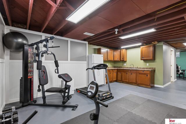 1003 Parkway Drive, Bellevue, NE 68005