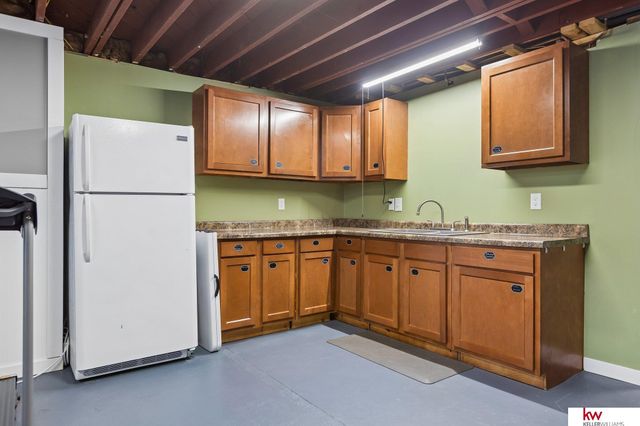 1003 Parkway Drive, Bellevue, NE 68005