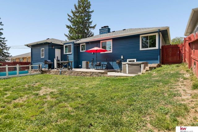 1003 Parkway Drive, Bellevue, NE 68005