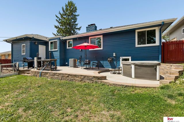 1003 Parkway Drive, Bellevue, NE 68005