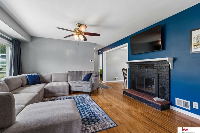 1003 Parkway Drive, Bellevue, NE 68005