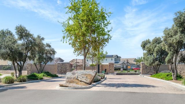 1257 Ridge Creek Estates Way, Dinuba, CA 93618