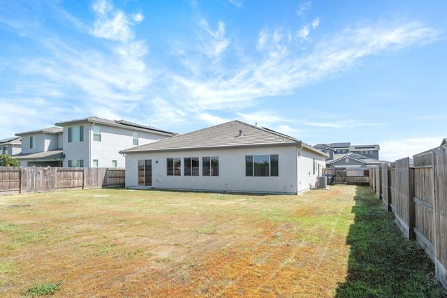 1257 Ridge Creek Estates Way, Dinuba, CA 93618