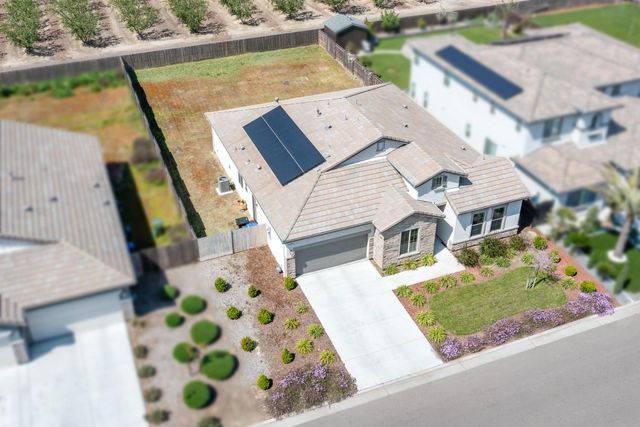 1257 Ridge Creek Estates Way, Dinuba, CA 93618