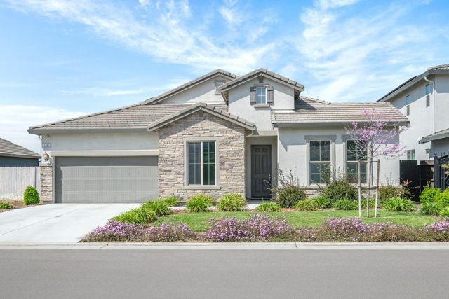 1257 Ridge Creek Estates Way, Dinuba, CA 93618