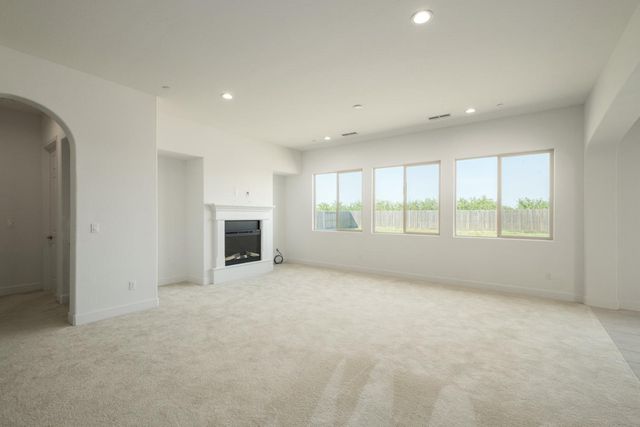 1257 Ridge Creek Estates Way, Dinuba, CA 93618