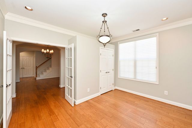 1009 Larkwood Dr, Hermitage, TN 37076