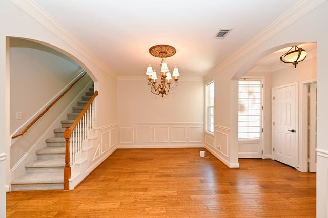 1009 Larkwood Dr, Hermitage, TN 37076