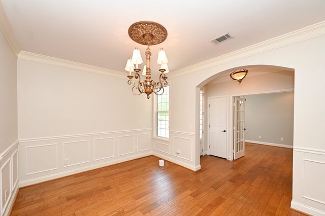 1009 Larkwood Dr, Hermitage, TN 37076