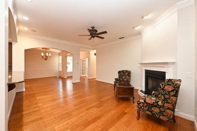 1009 Larkwood Dr, Hermitage, TN 37076