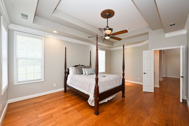 1009 Larkwood Dr, Hermitage, TN 37076