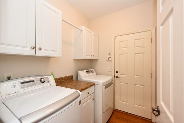 1009 Larkwood Dr, Hermitage, TN 37076