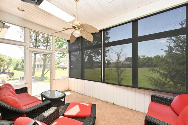 1009 Larkwood Dr, Hermitage, TN 37076