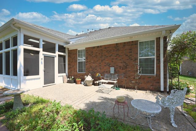 1009 Larkwood Dr, Hermitage, TN 37076