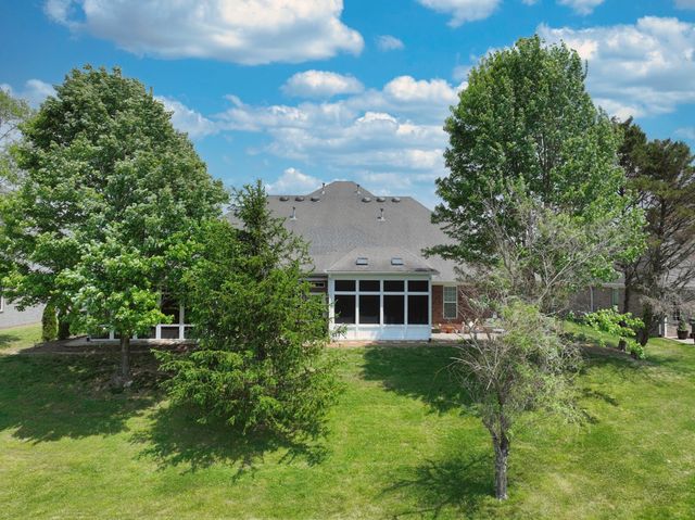 1009 Larkwood Dr, Hermitage, TN 37076