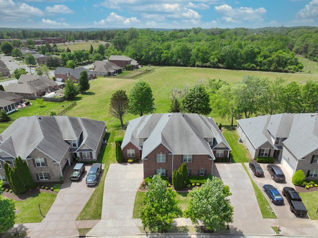 1009 Larkwood Dr, Hermitage, TN 37076