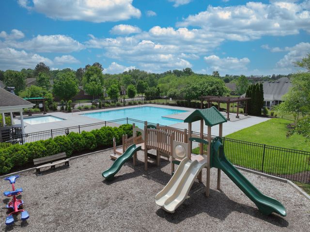 1009 Larkwood Dr, Hermitage, TN 37076