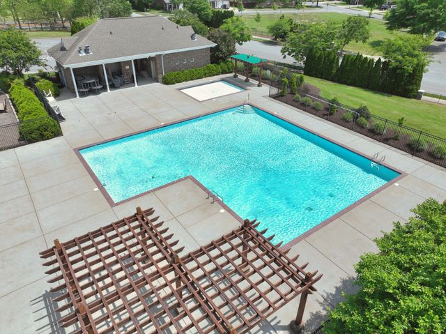1009 Larkwood Dr, Hermitage, TN 37076