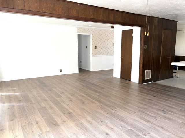 108 Houston Street, Angleton, TX 77515