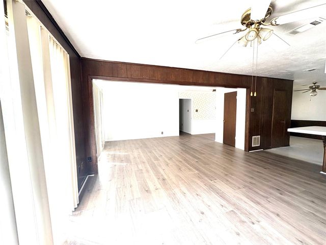 108 Houston Street, Angleton, TX 77515