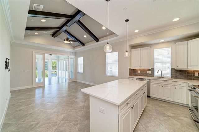 340 SAPPHIRE LAKE DRIVE 201, Bradenton, FL 34209