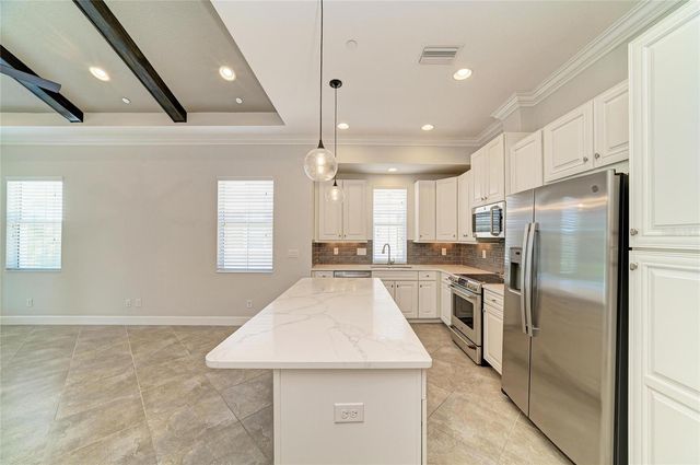 340 SAPPHIRE LAKE DRIVE 201, Bradenton, FL 34209