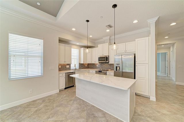 340 SAPPHIRE LAKE DRIVE 201, Bradenton, FL 34209