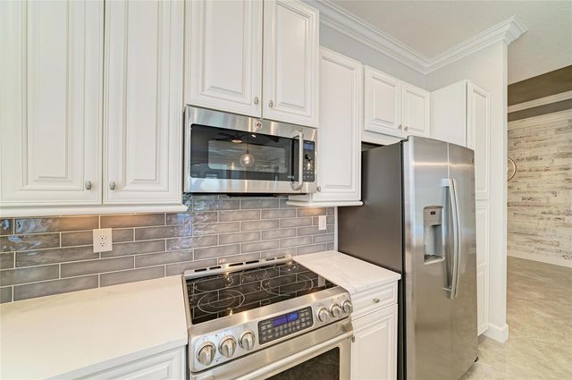 340 SAPPHIRE LAKE DRIVE 201, Bradenton, FL 34209