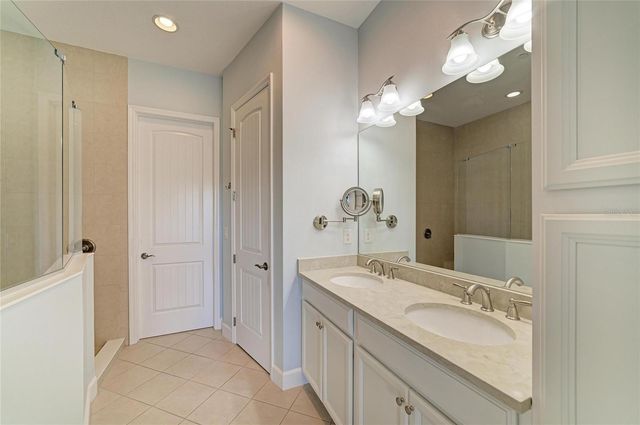 340 SAPPHIRE LAKE DRIVE 201, Bradenton, FL 34209