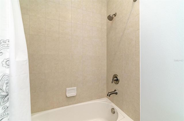 340 SAPPHIRE LAKE DRIVE 201, Bradenton, FL 34209