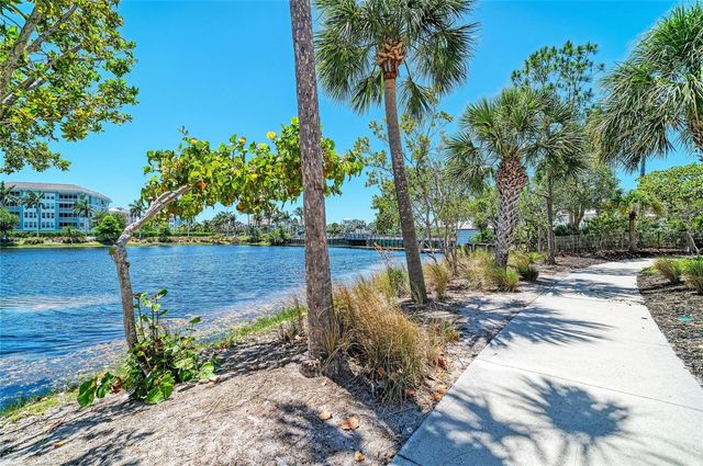340 SAPPHIRE LAKE DRIVE 201, Bradenton, FL 34209