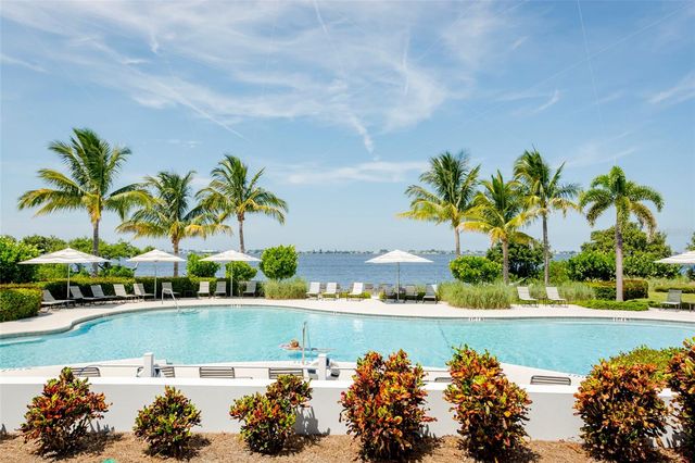 340 SAPPHIRE LAKE DRIVE 201, Bradenton, FL 34209