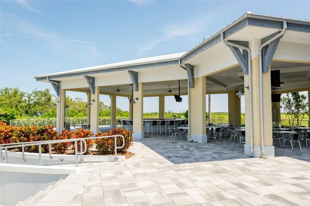 340 SAPPHIRE LAKE DRIVE 201, Bradenton, FL 34209