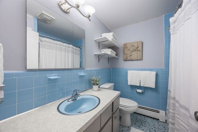 10 Candlewood Ln 2-1, Dennis, MA 02639