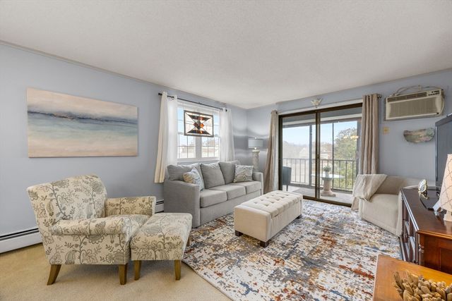 10 Candlewood Ln 2-1, Dennis, MA 02639