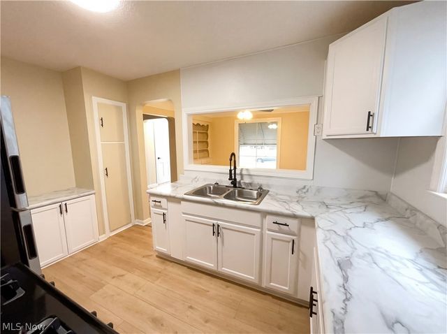 20511 Balfour Road, Beachwood, OH 44122