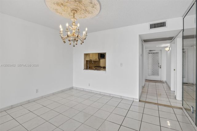 9235 Lagoon Pl 404, Davie, FL 33324