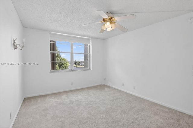 9235 Lagoon Pl 404, Davie, FL 33324