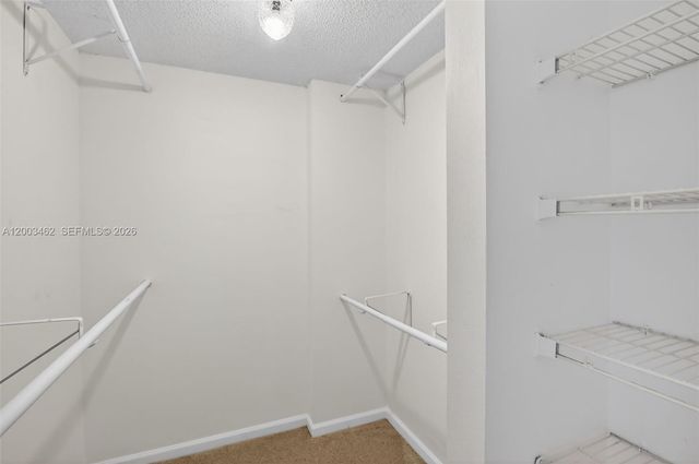 9235 Lagoon Pl 404, Davie, FL 33324