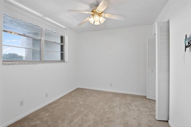 9235 Lagoon Pl 404, Davie, FL 33324