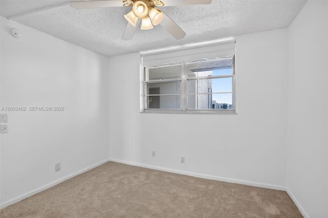 9235 Lagoon Pl 404, Davie, FL 33324