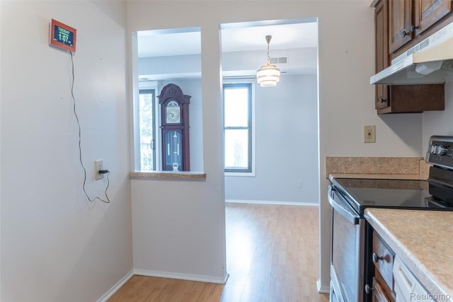 30515 W 14 Mile Road 37, Farmington Hills, MI 48334