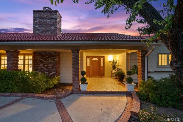 10411 Oso Avenue, Chatsworth, CA 91311