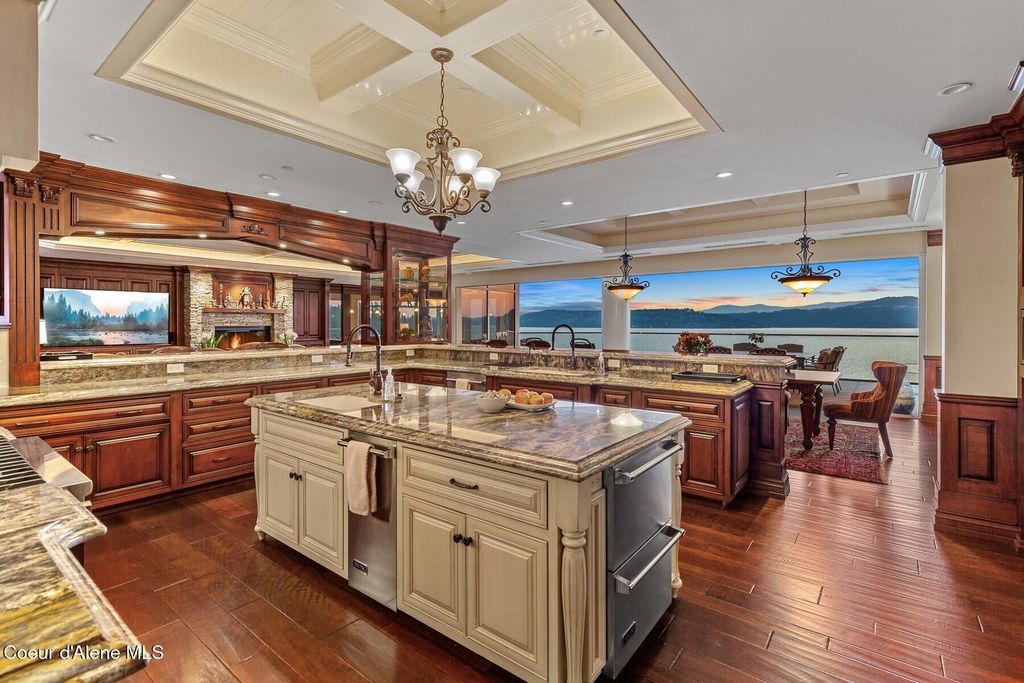 2031 S Island Green Dr, Coeur d'Alene, ID 83814 photo 9