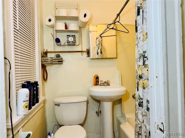 2523 Falls Street, Niagara Falls, NY 14303