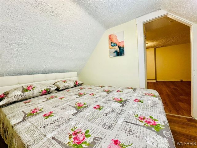 2523 Falls Street, Niagara Falls, NY 14303