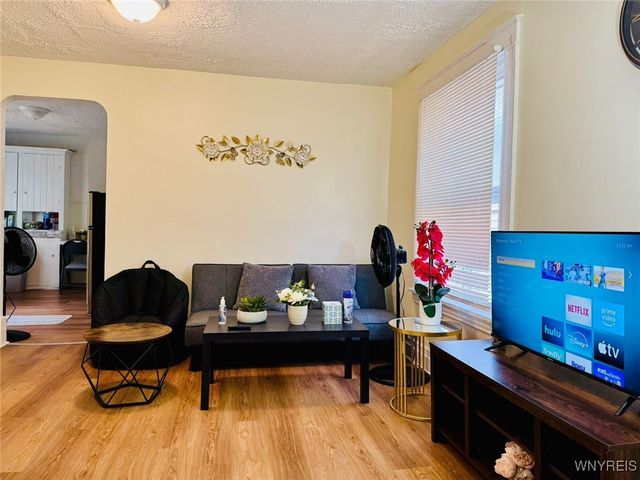 2523 Falls Street, Niagara Falls, NY 14303